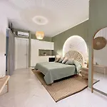Aura Aparthotel 4*