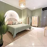 Aparthotel Aura 4*